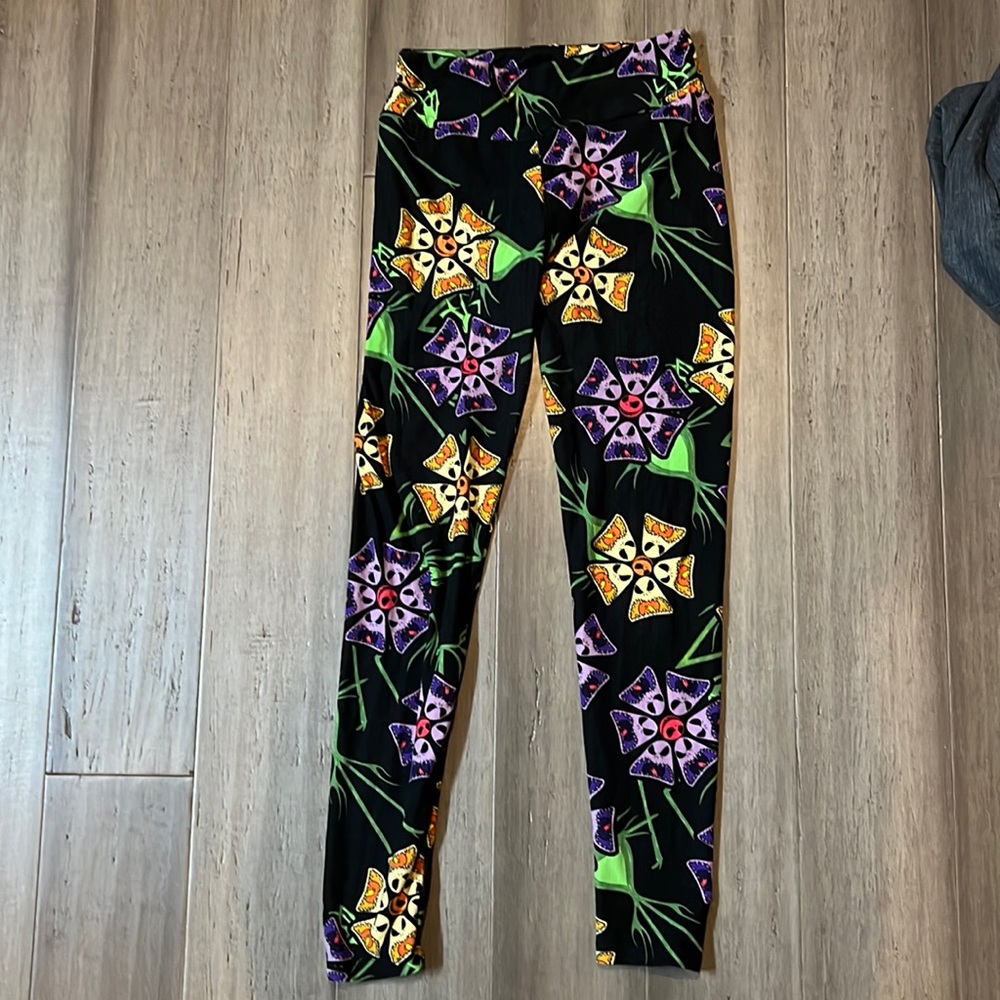 Lularoe nightmare before Christmas leggings